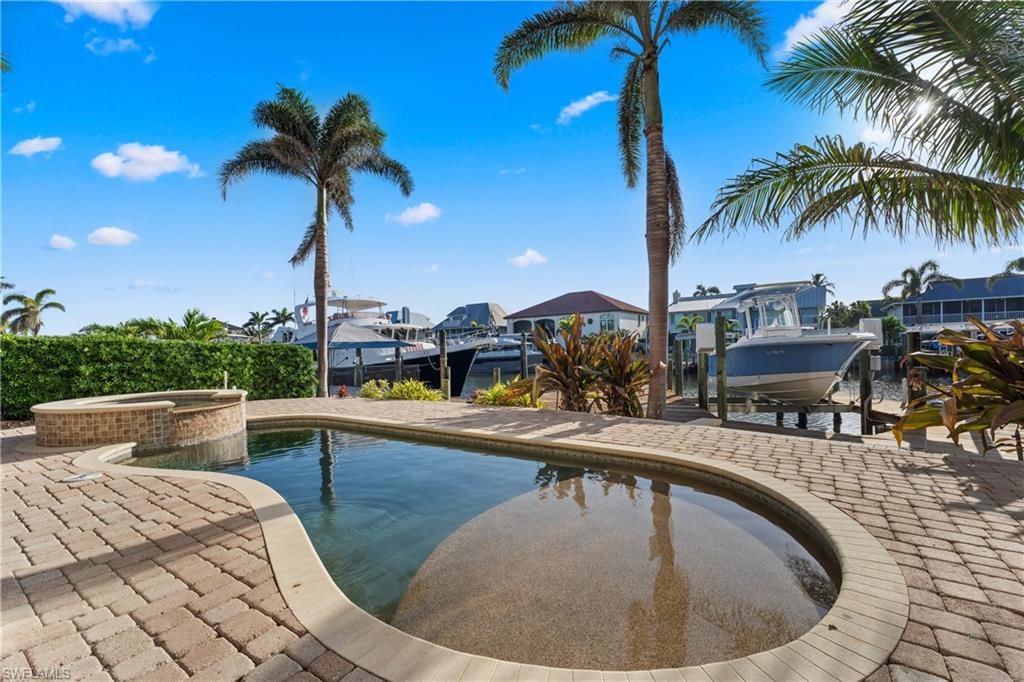 SIESTA ISLES - Residential