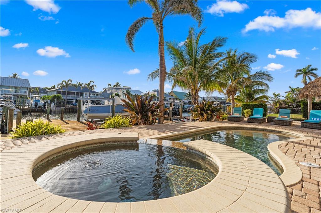 SIESTA ISLES - Residential