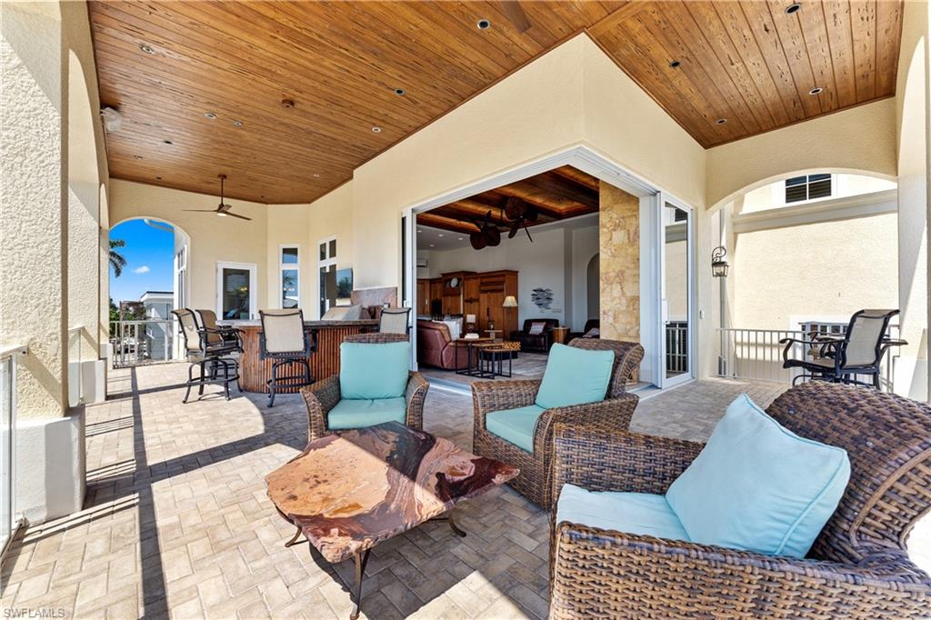 SIESTA ISLES - Residential