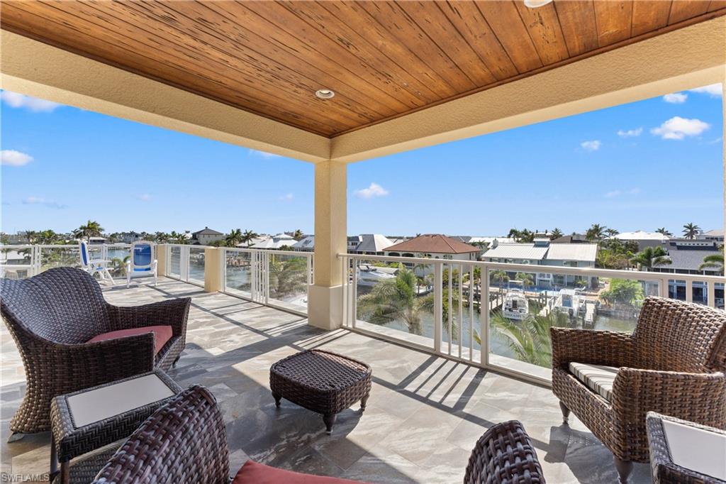 SIESTA ISLES - Residential