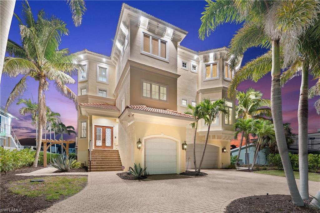 SIESTA ISLES - Residential