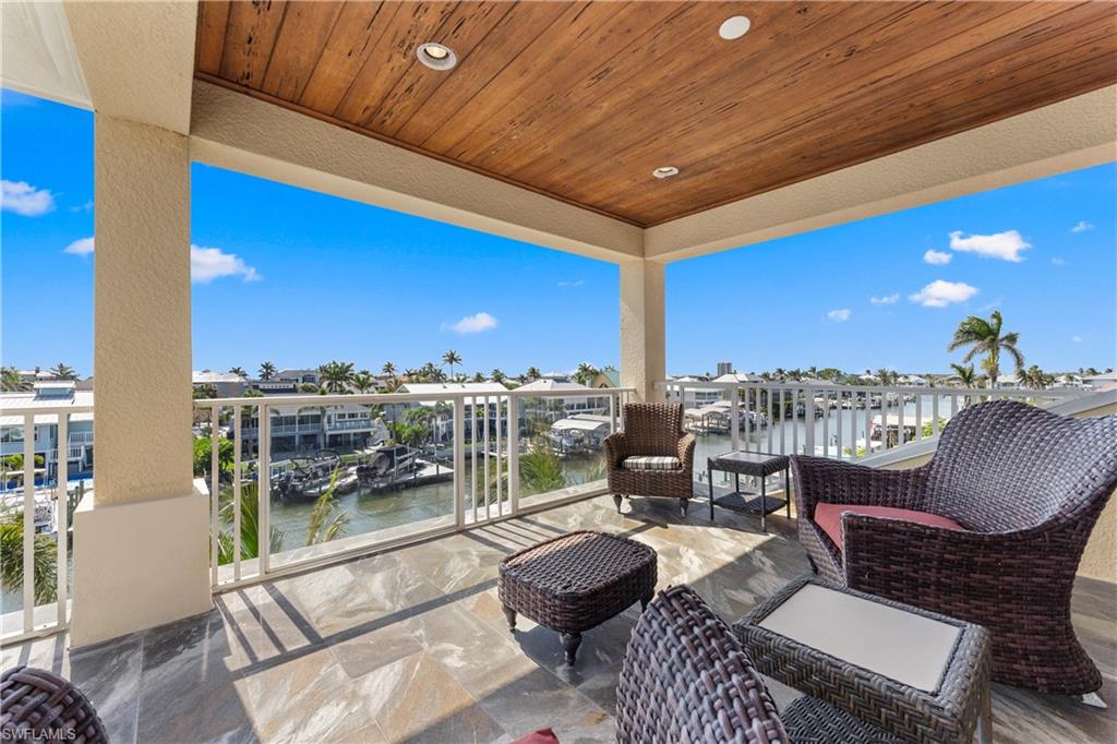 SIESTA ISLES - Residential