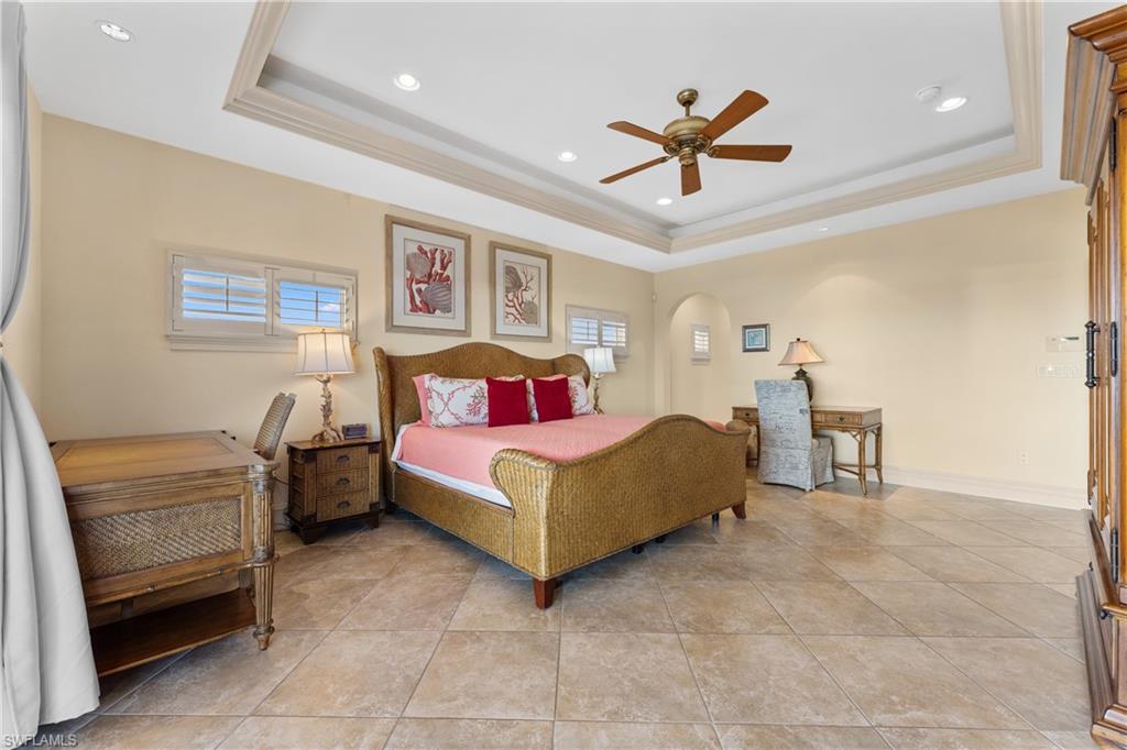 SIESTA ISLES - Residential