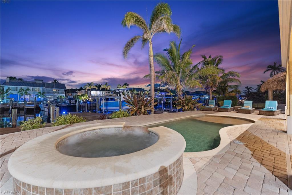 SIESTA ISLES - Residential