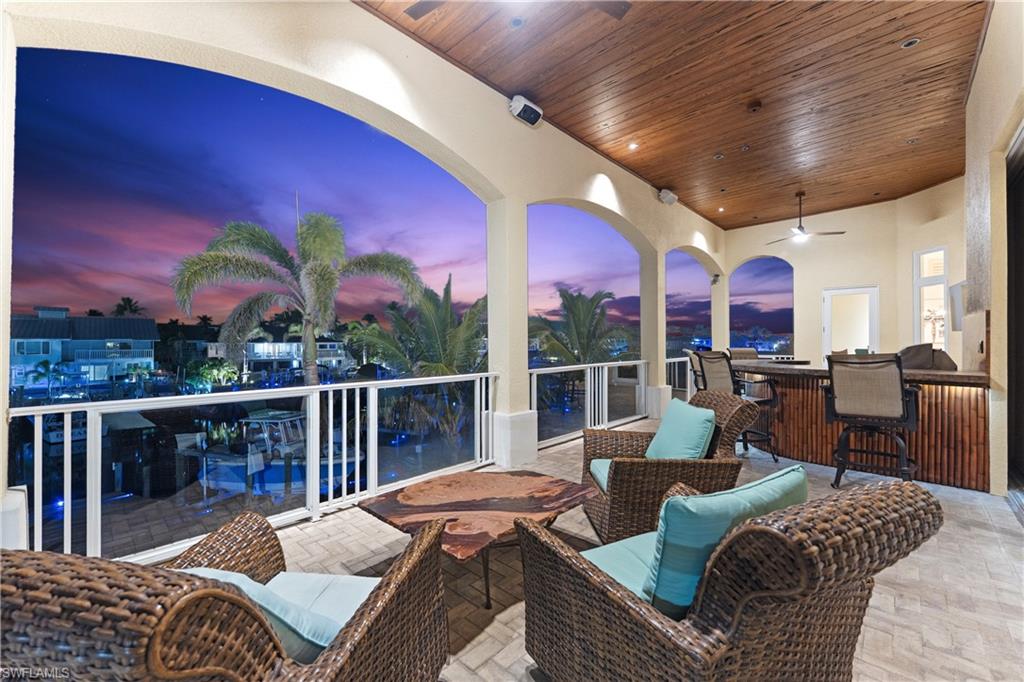 SIESTA ISLES - Residential