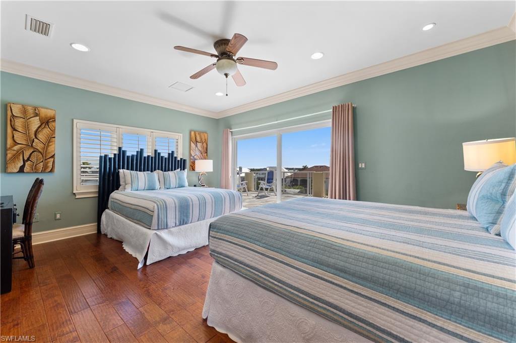 SIESTA ISLES - Residential