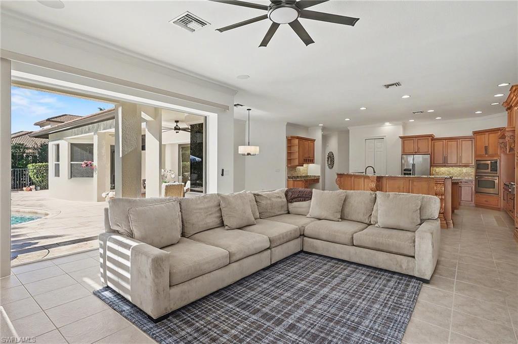 THE ENCLAVE - Residential