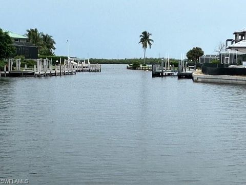 940 Heron CT MARCO ISLAND FL 34145