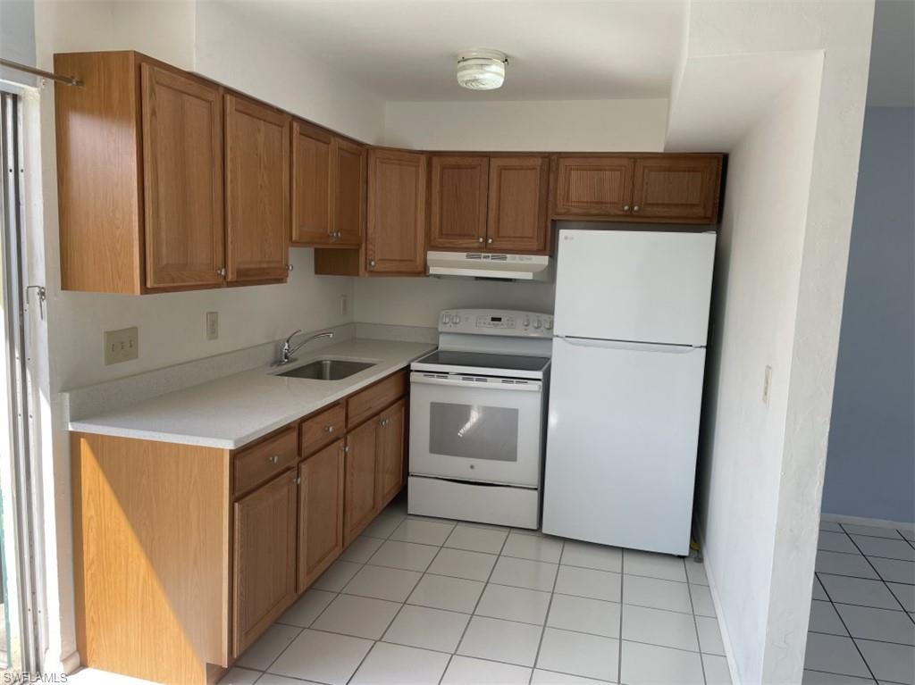 PINE MANOR - Residential