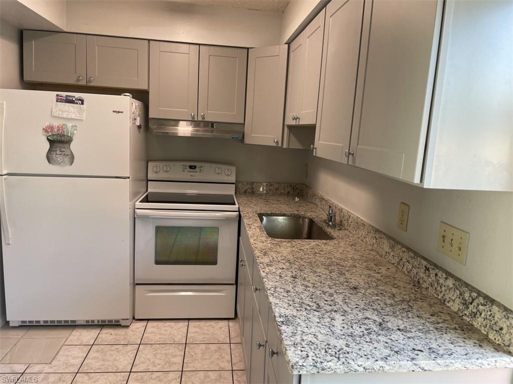 PINE MANOR - Residential