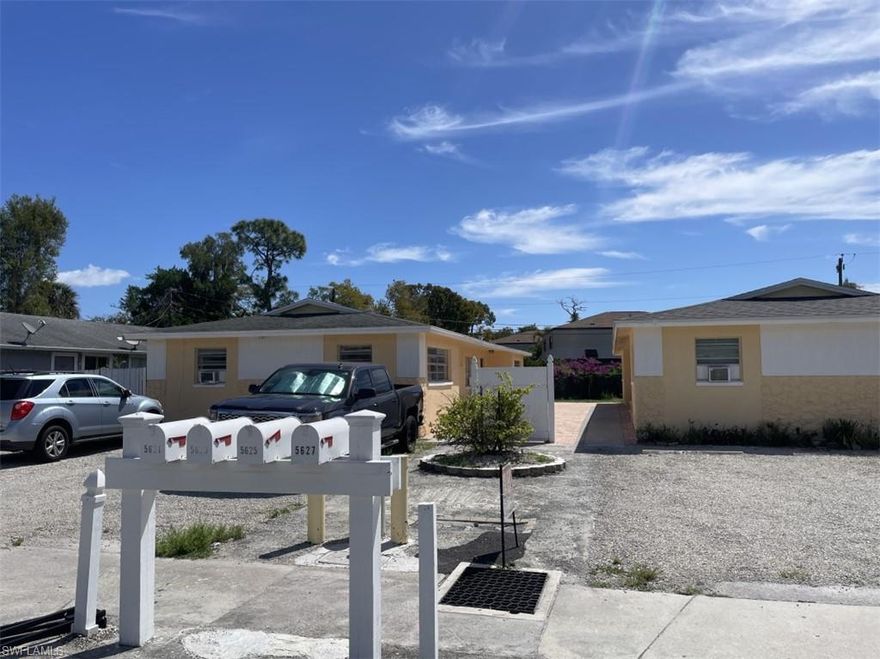Well maintained Duplex 2 bedrooms1 bath each side. The property features a beautiful new kitchen, newer roof (2024), Central AC and window AC all good working condition and newer water heater, hurricane shelter, all floor ceramic tiles throughout and. freshly painted interior and exterior.