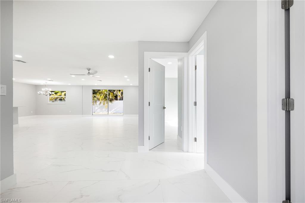 959 N Town And River DR