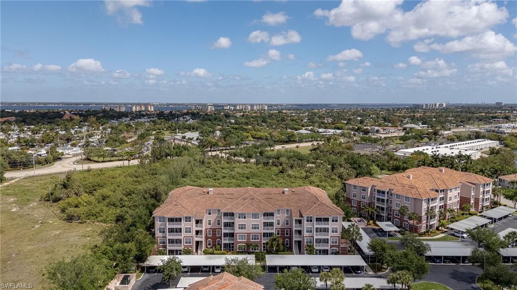 ROYAL POINTE - Residential