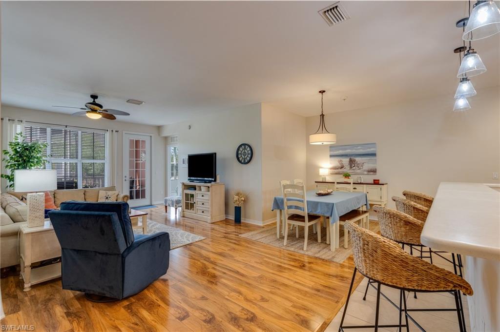 ROYAL POINTE - Residential