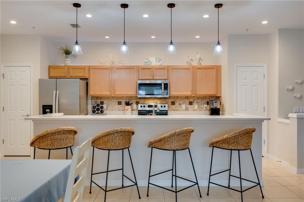 ROYAL POINTE - Residential