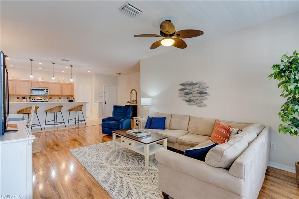 ROYAL POINTE - Residential