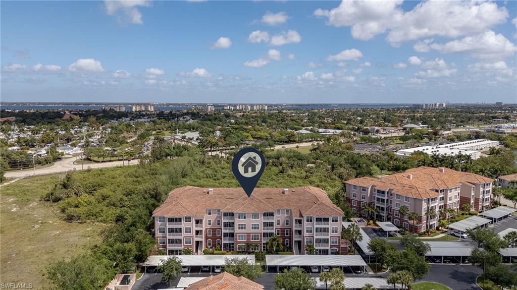 ROYAL POINTE - Residential