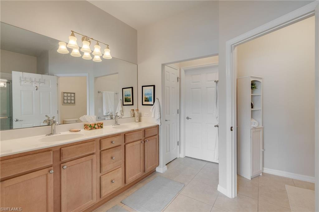 ROYAL POINTE - Residential