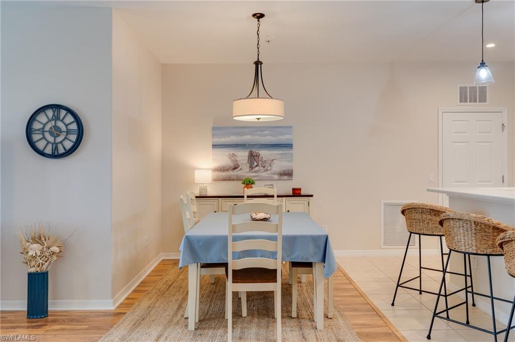 ROYAL POINTE - Residential