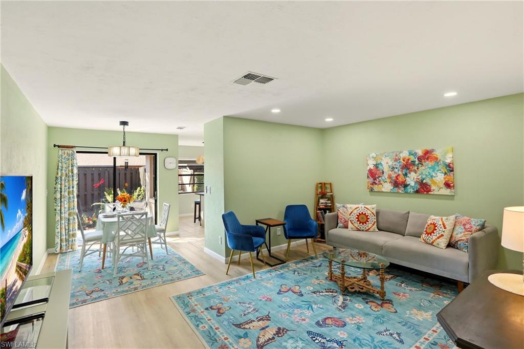 COMPASS POINTE - Residential