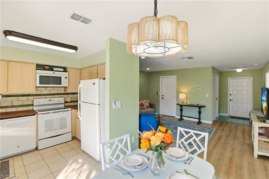 COMPASS POINTE - Residential