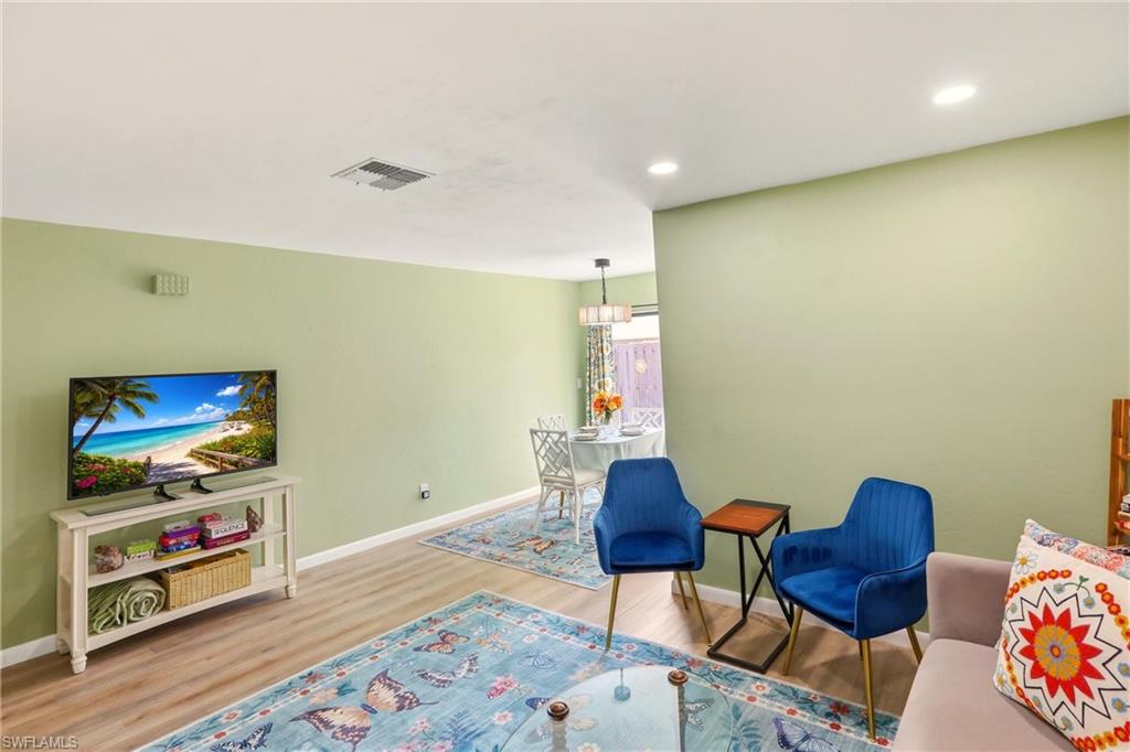 COMPASS POINTE - Residential