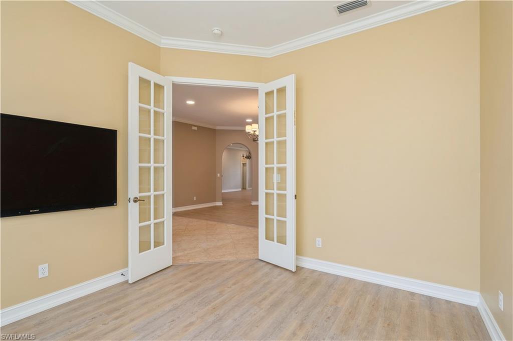 COLONIAL SHORES - Residential