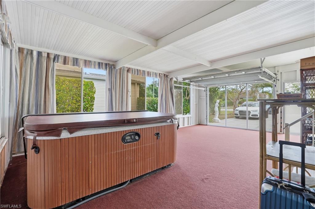 RIVERWOOD - Residential