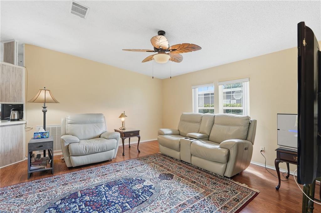 RIVERWOOD - Residential