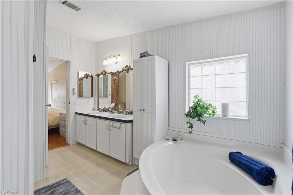 RIVERWOOD - Residential