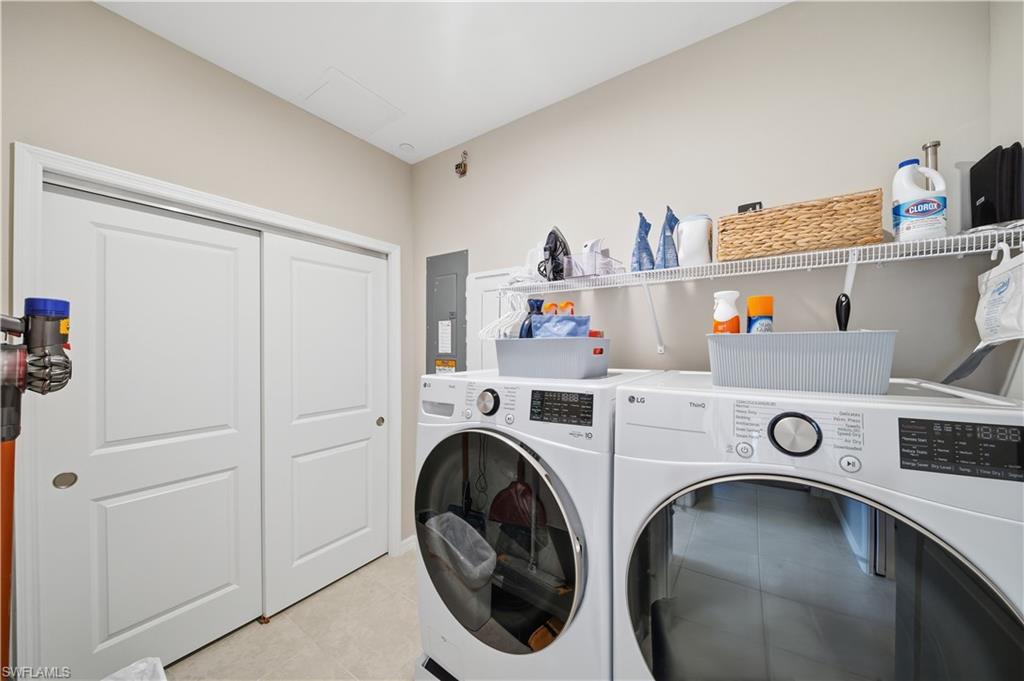 ESPLANADE - Residential