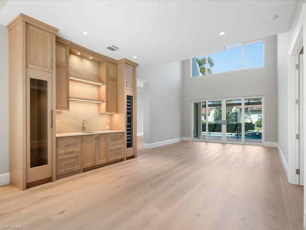 VIZCAYA AT BAY COLONY - Residential