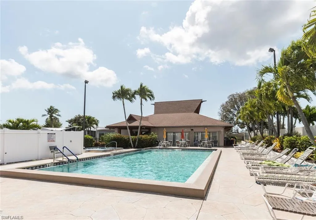 Naples, Florida 34104, United States, 2 Bedrooms Bedrooms, ,2 BathroomsBathrooms,Residential,Active,142680