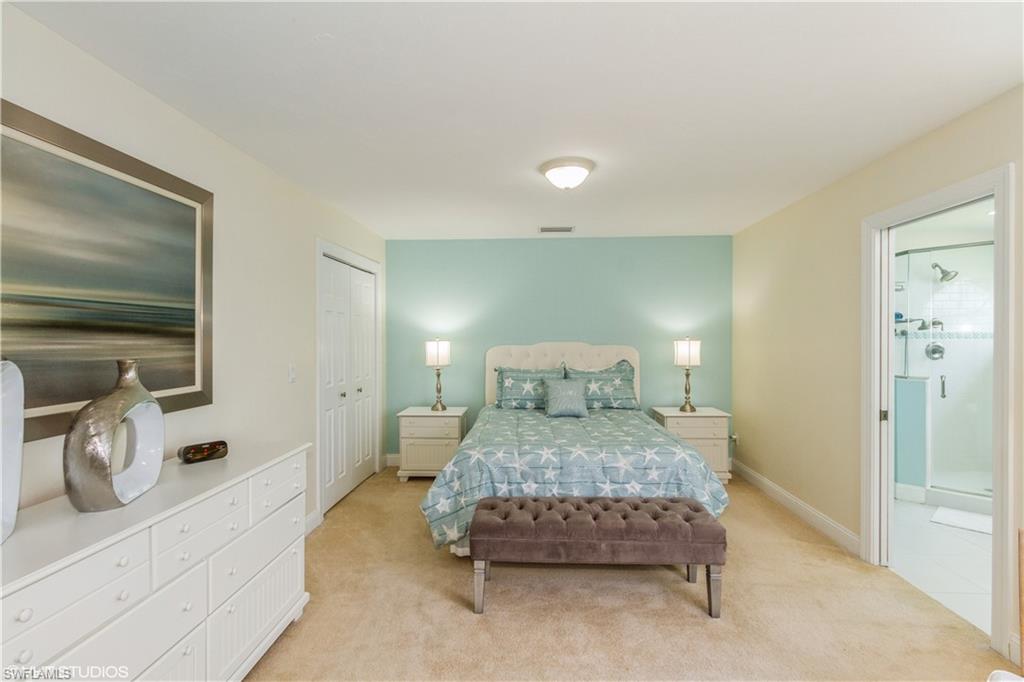 LAKESIDE CARRIAGE HOMES - Residential Lease