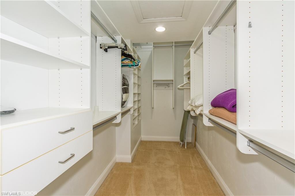 LAKESIDE CARRIAGE HOMES - Residential Lease