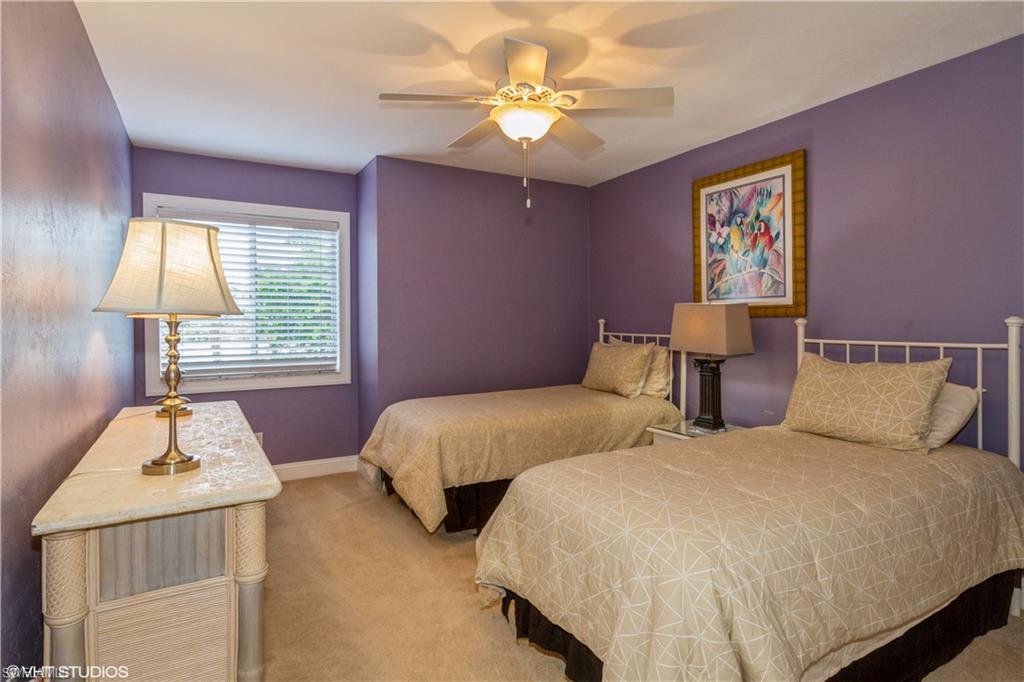 LAKESIDE CARRIAGE HOMES - Residential Lease