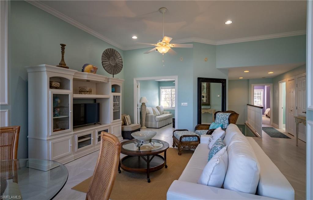 LAKESIDE CARRIAGE HOMES - Residential Lease