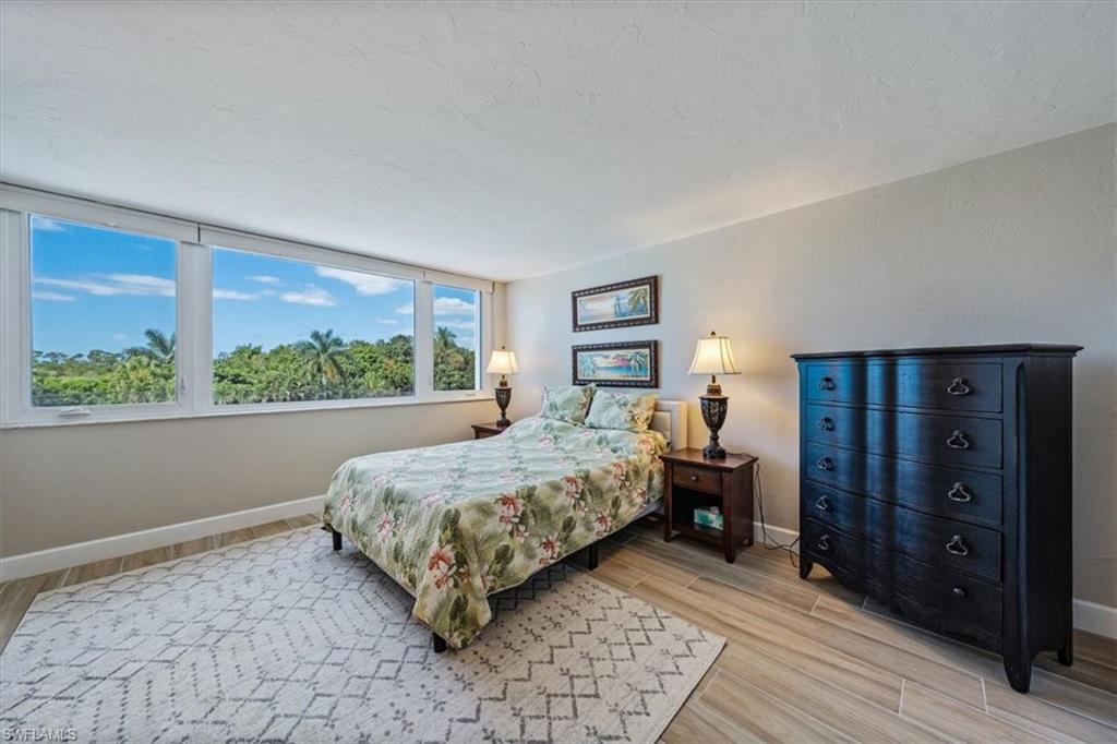 STRATFORD - Residential