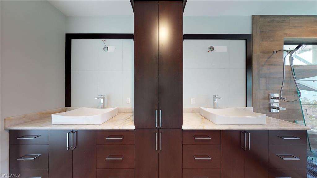 HIDEAWAY BEACH - Residential