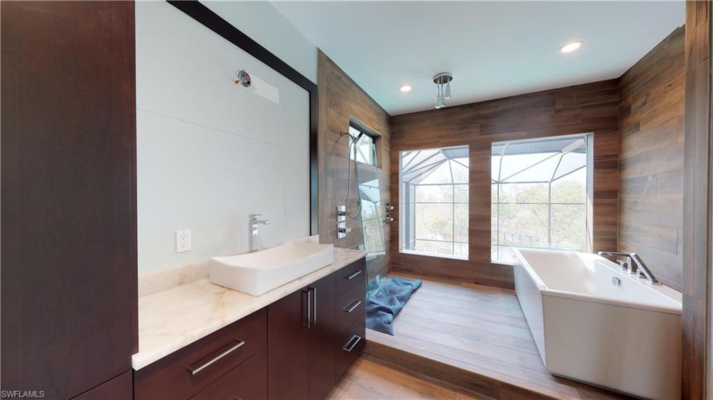 HIDEAWAY BEACH - Residential