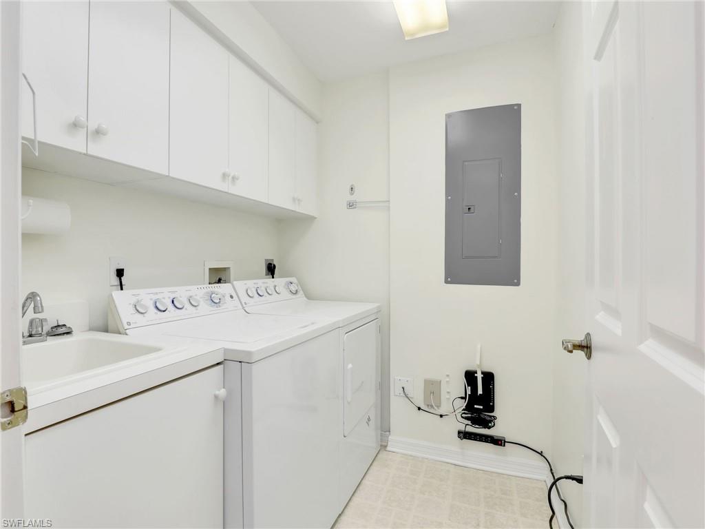 TOWER POINTE AT ARBOR TRACE - Residential