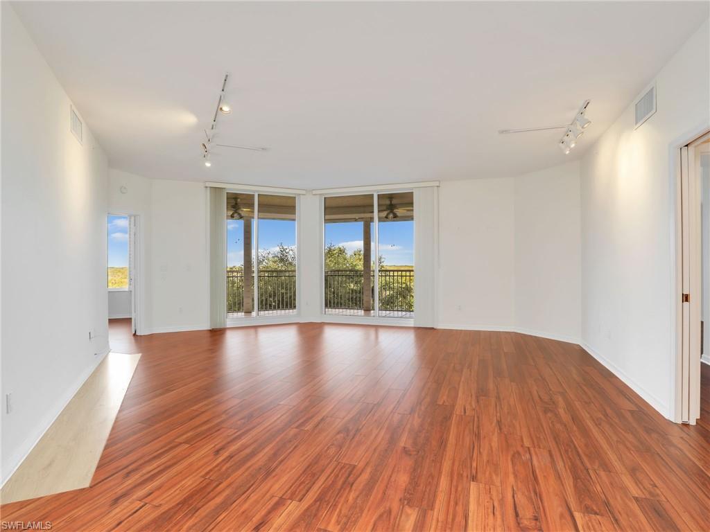 TOWER POINTE AT ARBOR TRACE - Residential