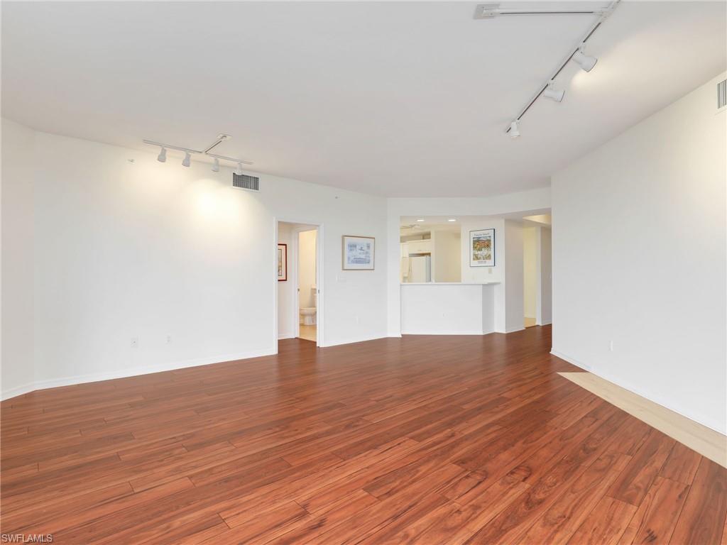 TOWER POINTE AT ARBOR TRACE - Residential