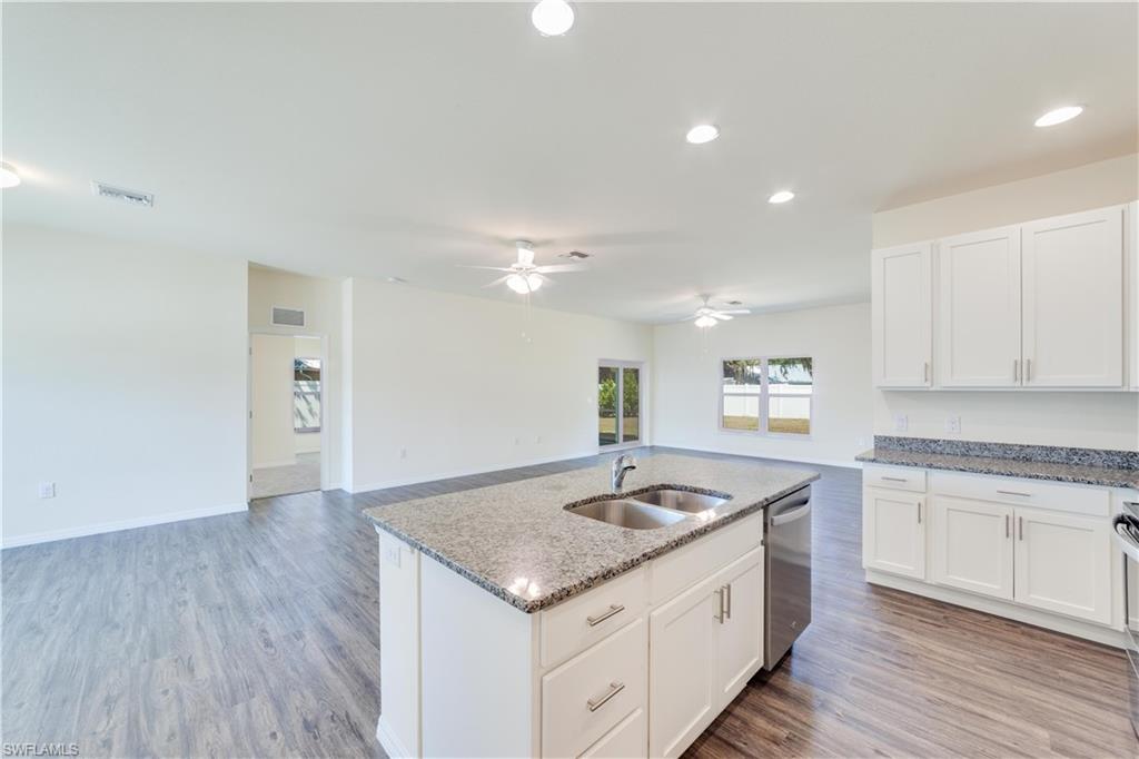 LAUREL OAKS - Residential