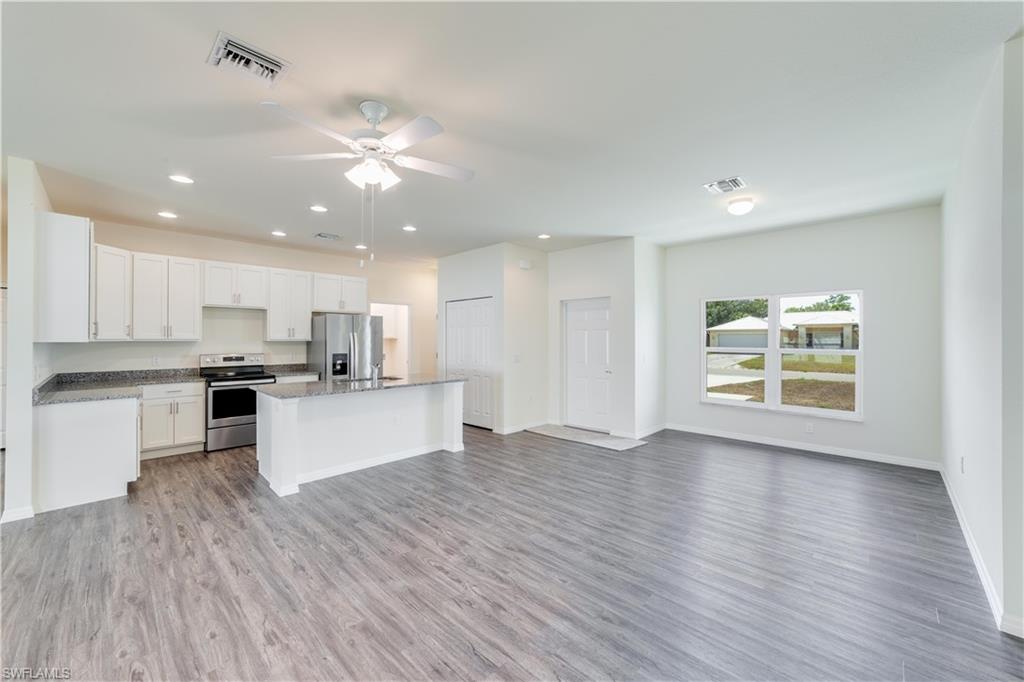 LAUREL OAKS - Residential