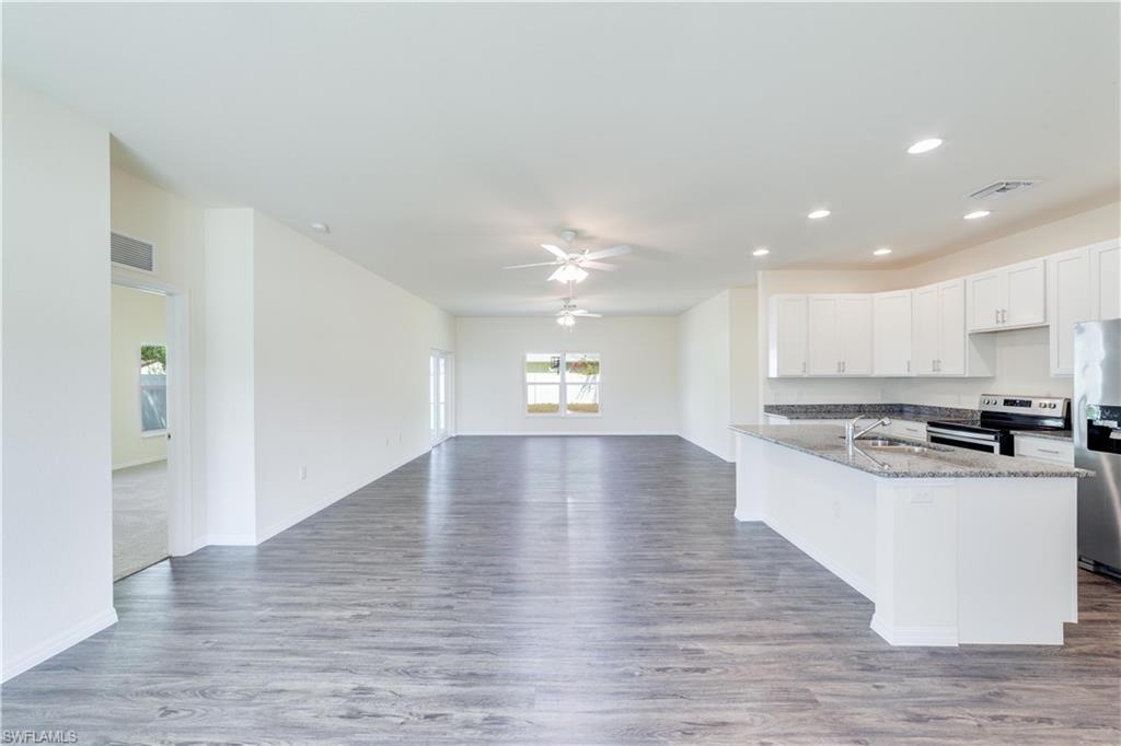 LAUREL OAKS - Residential