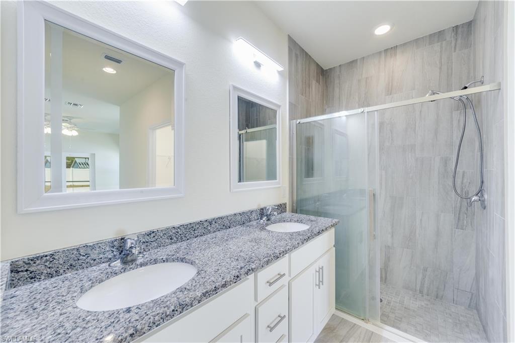 LAUREL OAKS - Residential