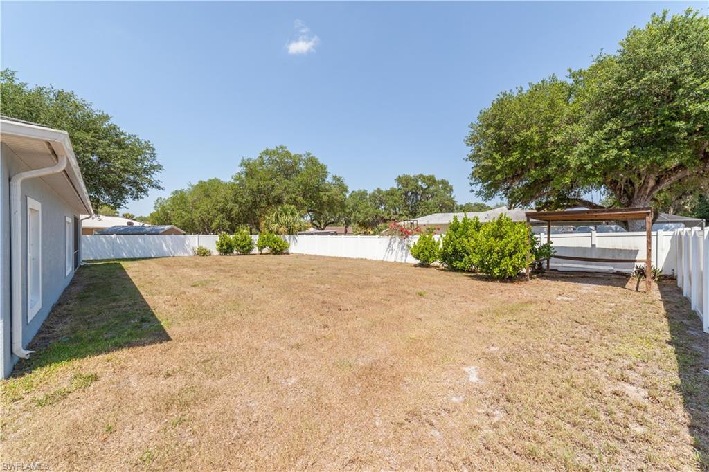 LAUREL OAKS - Residential