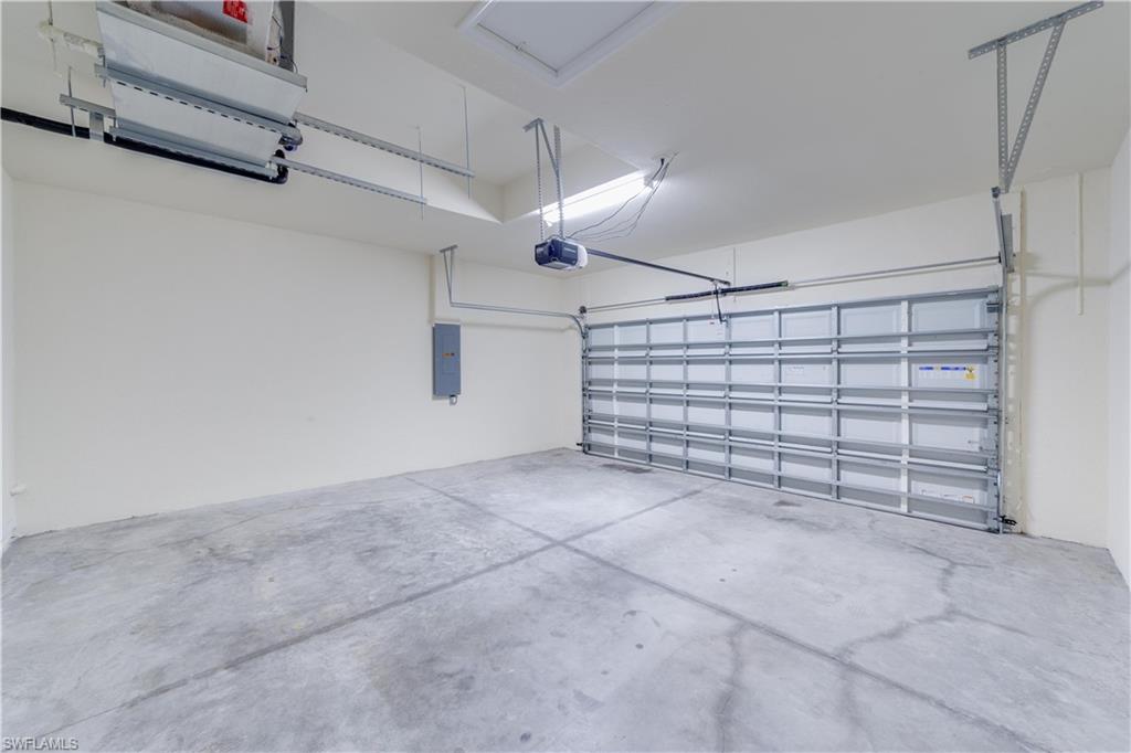 LAUREL OAKS - Residential