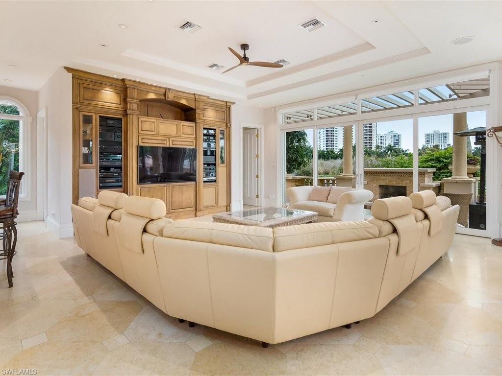 BAY COLONY SHORES - Residential